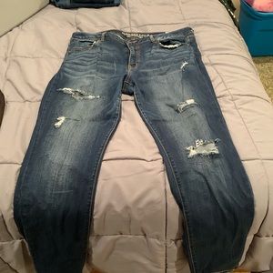 AE Destroyed Jeggings